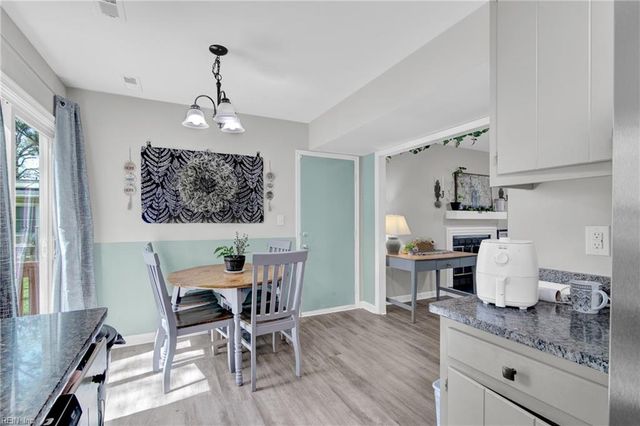 4 Kings Landing LN, Hampton, VA 23669