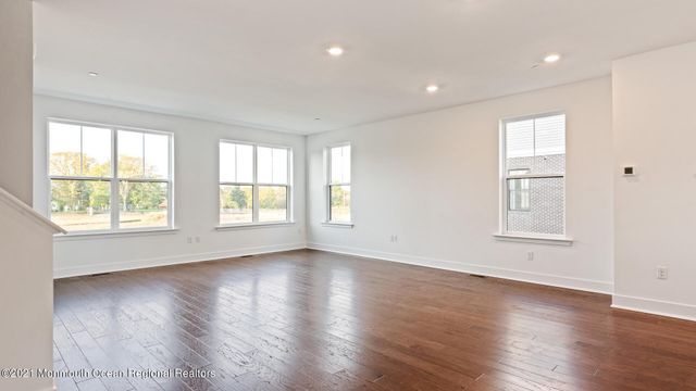 10 Mariveles Way, Tinton Falls, NJ 07724