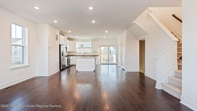 10 Mariveles Way, Tinton Falls, NJ 07724