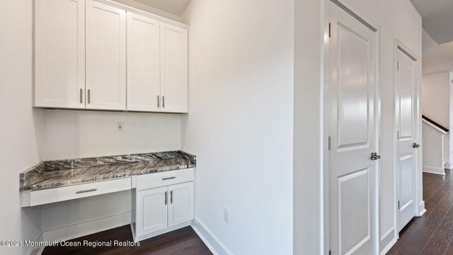 10 Mariveles Way, Tinton Falls, NJ 07724