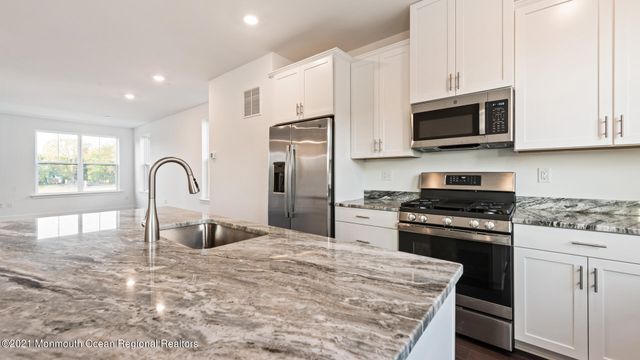 10 Mariveles Way, Tinton Falls, NJ 07724