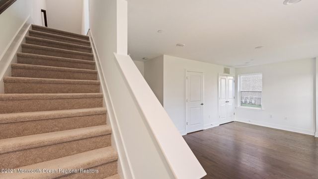 10 Mariveles Way, Tinton Falls, NJ 07724