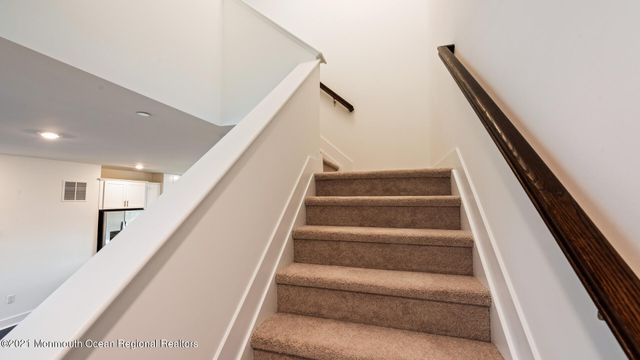 10 Mariveles Way, Tinton Falls, NJ 07724