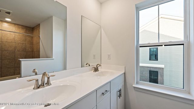10 Mariveles Way, Tinton Falls, NJ 07724