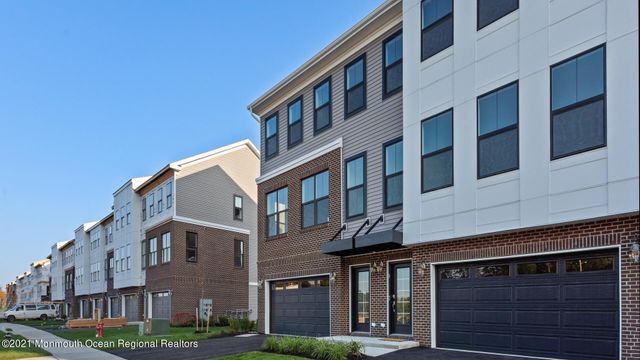 10 Mariveles Way, Tinton Falls, NJ 07724