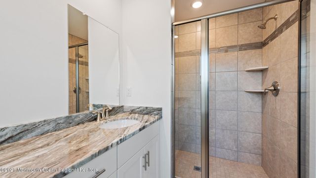 10 Mariveles Way, Tinton Falls, NJ 07724