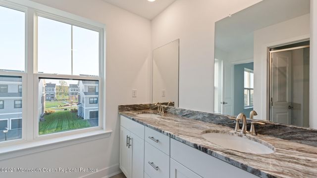 10 Mariveles Way, Tinton Falls, NJ 07724