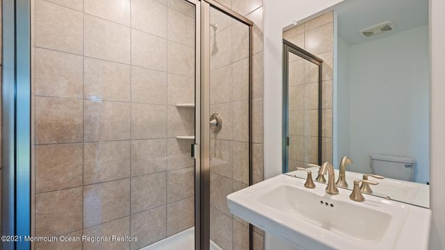 10 Mariveles Way, Tinton Falls, NJ 07724
