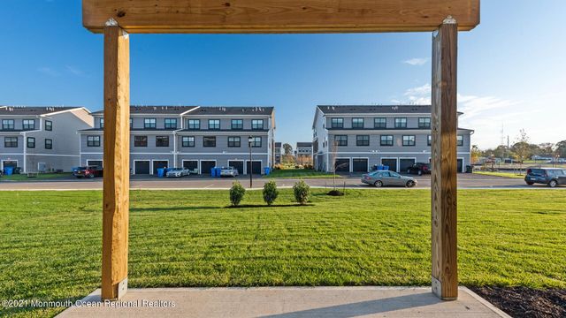 10 Mariveles Way, Tinton Falls, NJ 07724
