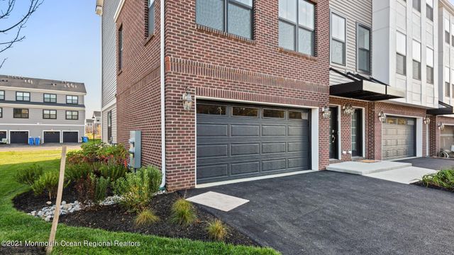 10 Mariveles Way, Tinton Falls, NJ 07724