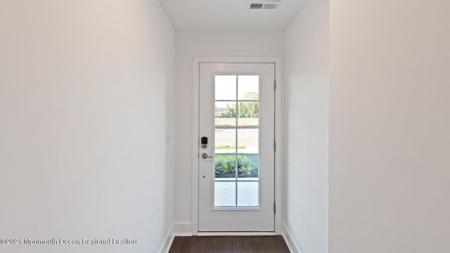10 Mariveles Way, Tinton Falls, NJ 07724