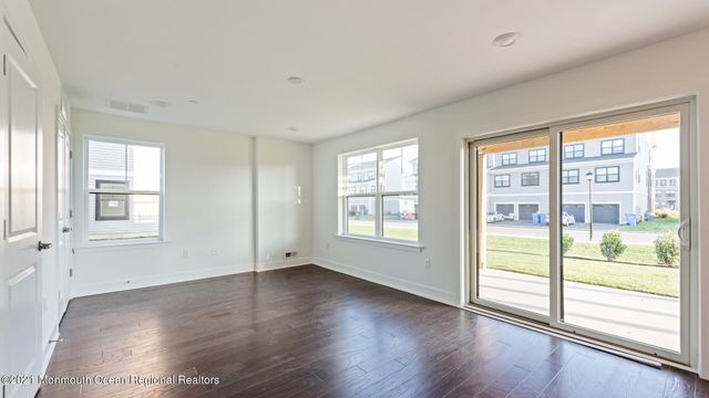 10 Mariveles Way, Tinton Falls, NJ 07724