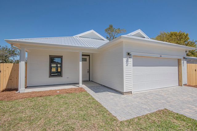 20 Wood Avenue, Panama City, FL 32404