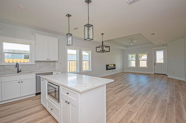 20 Wood Avenue, Panama City, FL 32404