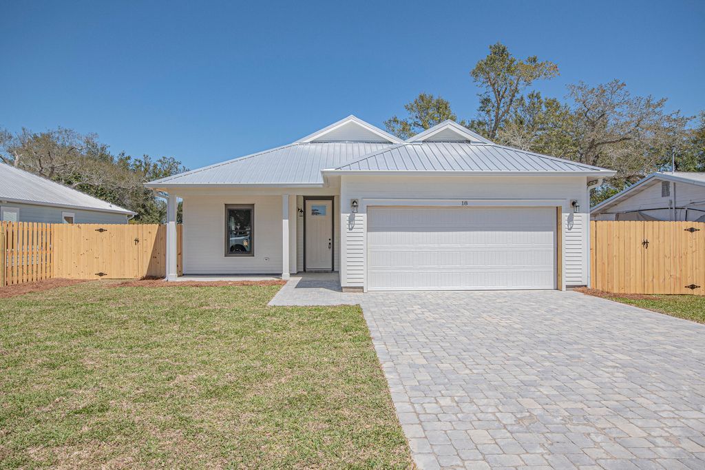 20 Wood Avenue, Panama City, FL 32404