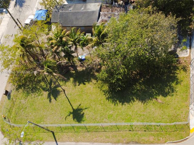 800 NW 30th St, Miami, FL 33127