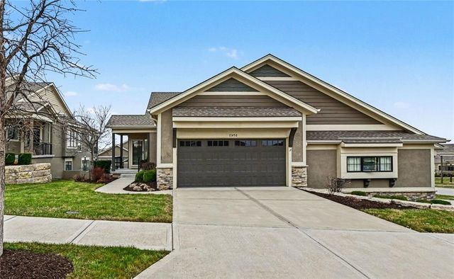 11458 S Waterford Drive, Olathe, KS 66061