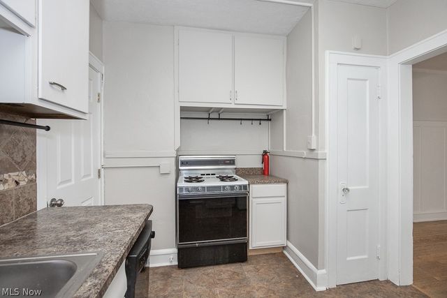 2671 Hampshire Road, Cleveland Heights, OH 44106