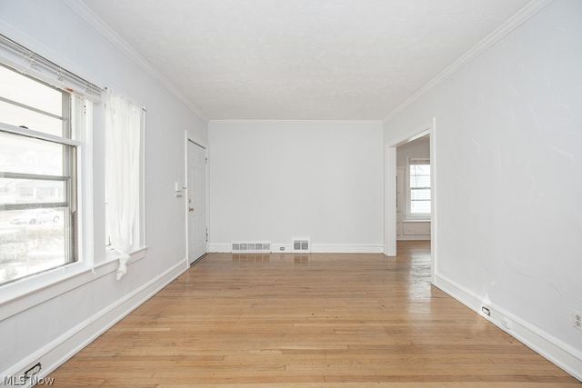 2671 Hampshire Road, Cleveland Heights, OH 44106