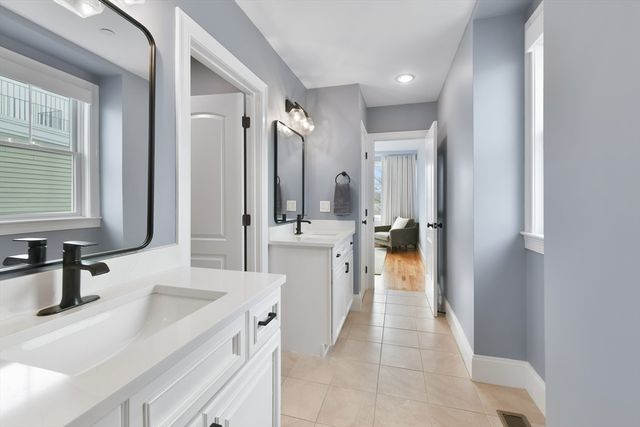 539 Sumner Street B, Boston, MA 02128