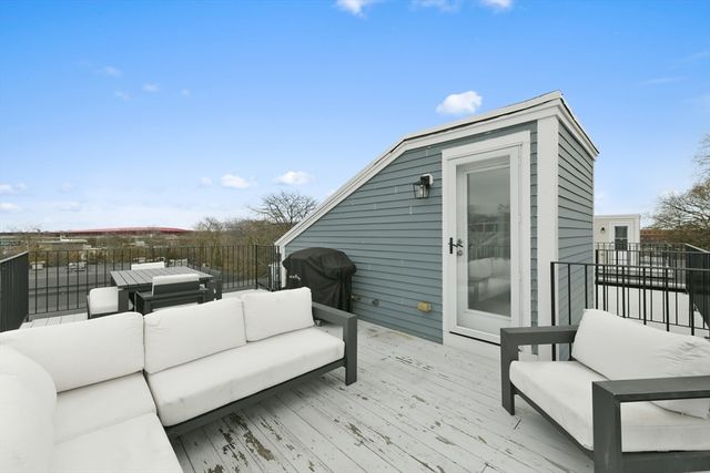 539 Sumner Street B, Boston, MA 02128