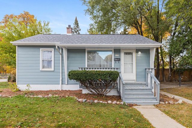 5830 W Philip PLACE, Milwaukee, WI 53216