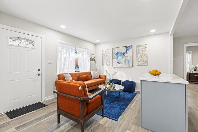 5830 W Philip PLACE, Milwaukee, WI 53216