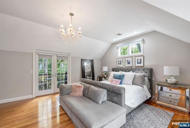 42 Lakewood Avenue, Ho-ho-kus, NJ 07423
