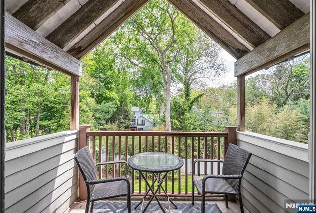42 Lakewood Avenue, Ho-ho-kus, NJ 07423