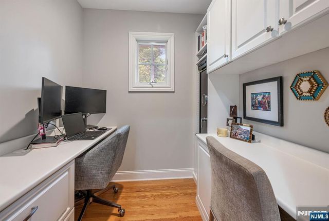 42 Lakewood Avenue, Ho-ho-kus, NJ 07423