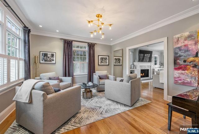 42 Lakewood Avenue, Ho-ho-kus, NJ 07423