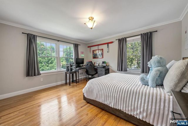 42 Lakewood Avenue, Ho-ho-kus, NJ 07423