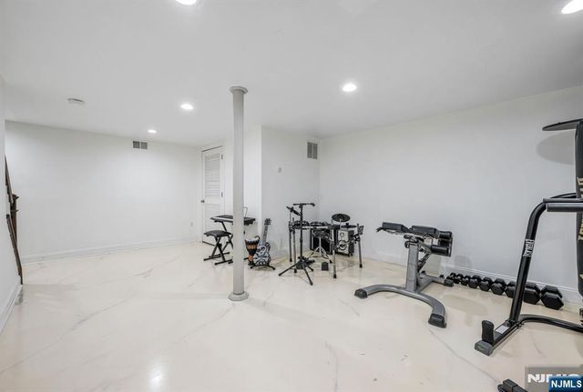 42 Lakewood Avenue, Ho-ho-kus, NJ 07423