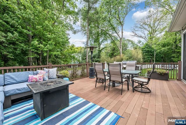 42 Lakewood Avenue, Ho-ho-kus, NJ 07423