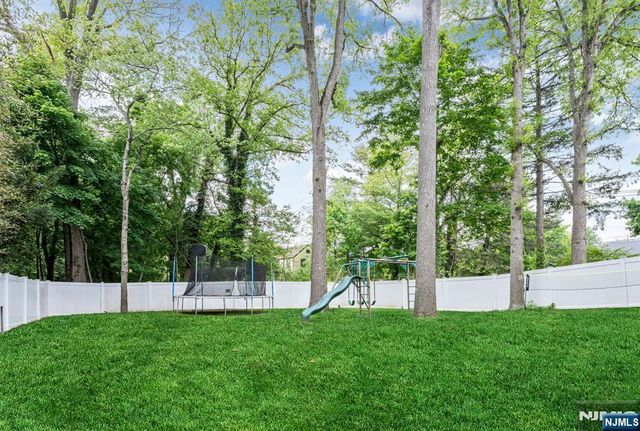 42 Lakewood Avenue, Ho-ho-kus, NJ 07423