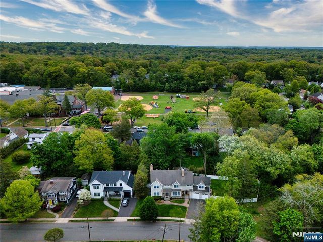 42 Lakewood Avenue, Ho-ho-kus, NJ 07423