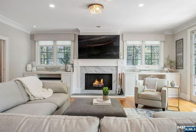 42 Lakewood Avenue, Ho-ho-kus, NJ 07423