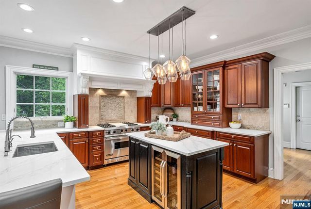 42 Lakewood Avenue, Ho-ho-kus, NJ 07423