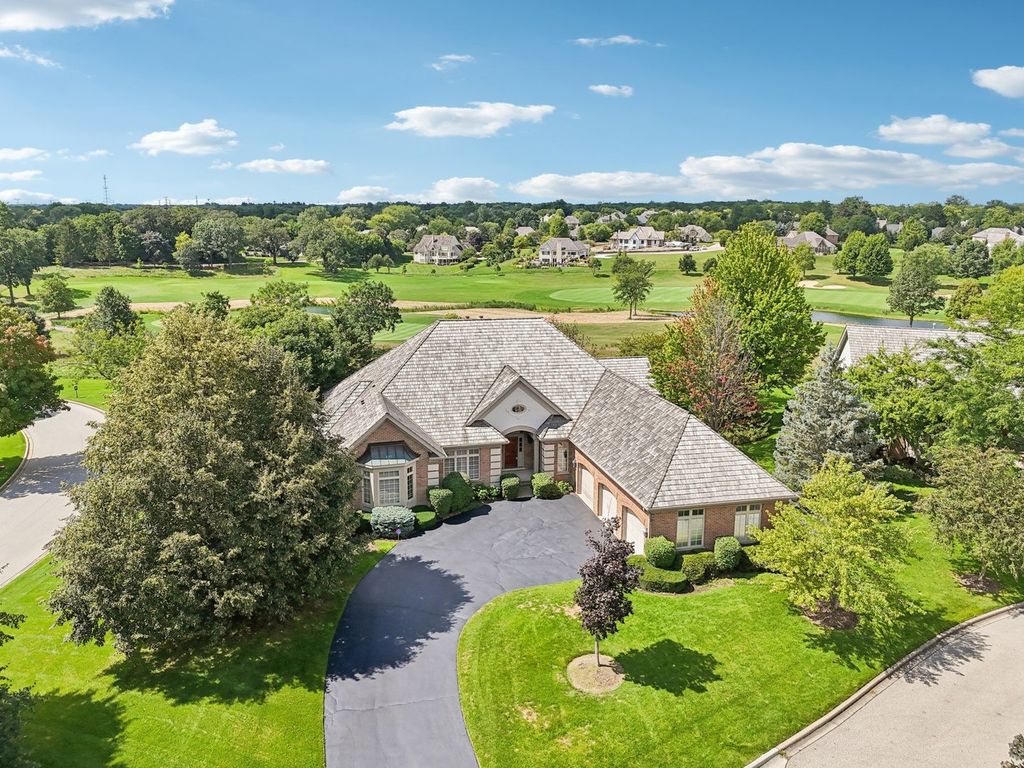 6401 Locust Lane, Libertyville, IL 60048