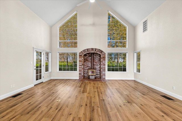 12900 Angrave Rd, Galt, CA 95632