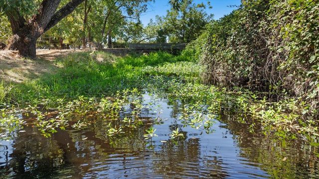 12900 Angrave Rd, Galt, CA 95632