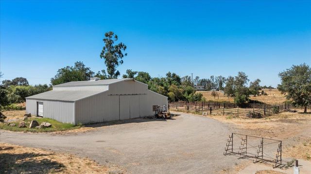 12900 Angrave Rd, Galt, CA 95632