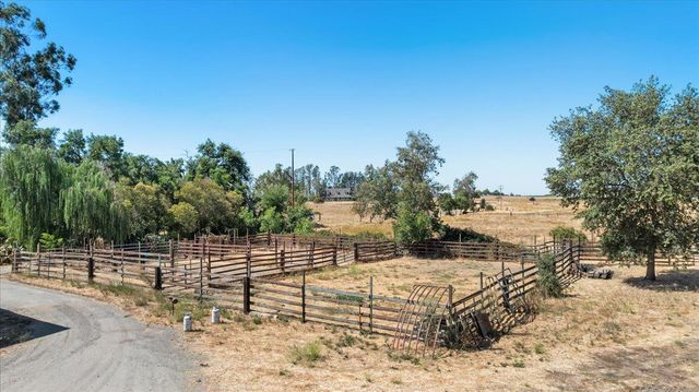 12900 Angrave Rd, Galt, CA 95632