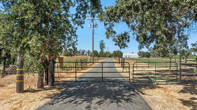 12900 Angrave Rd, Galt, CA 95632