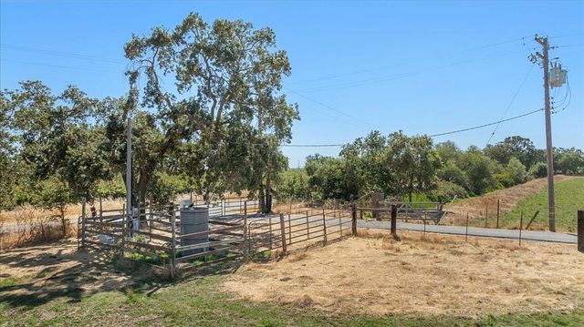 12900 Angrave Rd, Galt, CA 95632