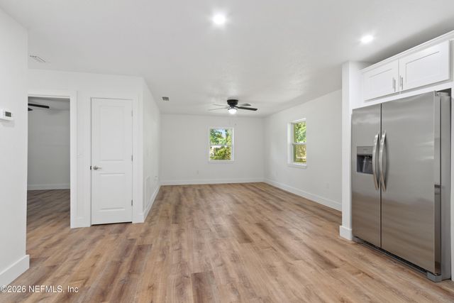 139 LAKE Street, Pomona Park, FL 32181