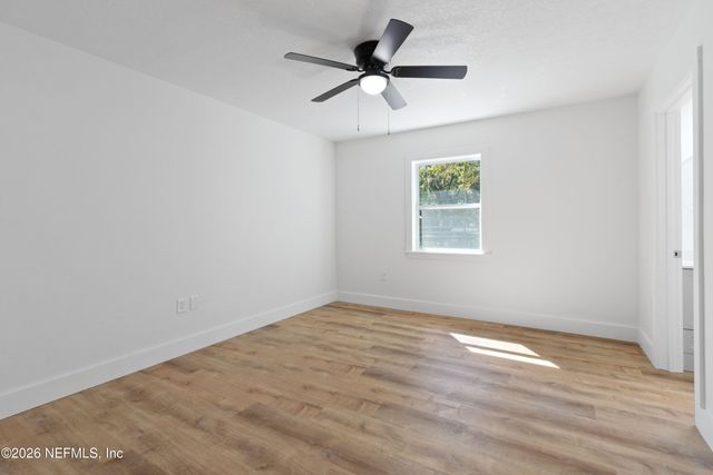 139 LAKE Street, Pomona Park, FL 32181