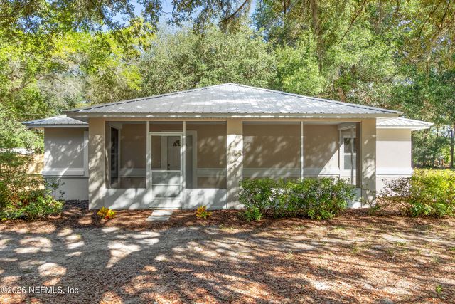 139 LAKE Street, Pomona Park, FL 32181