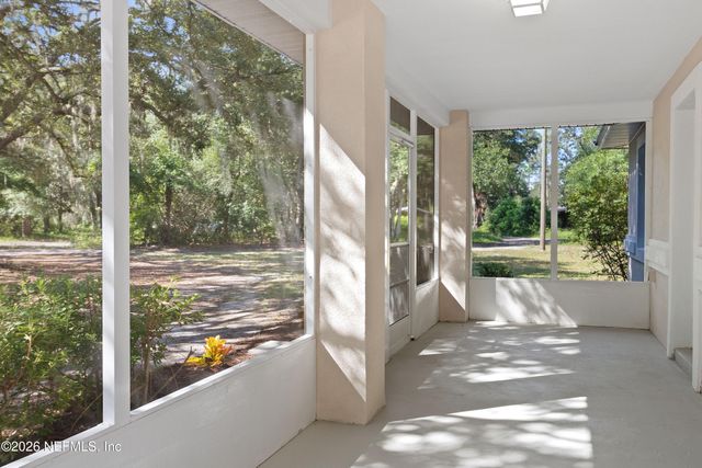139 LAKE Street, Pomona Park, FL 32181