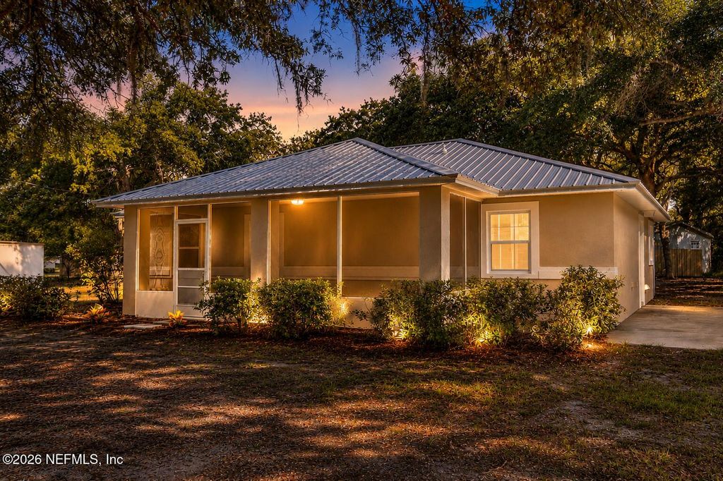 139 LAKE Street, Pomona Park, FL 32181